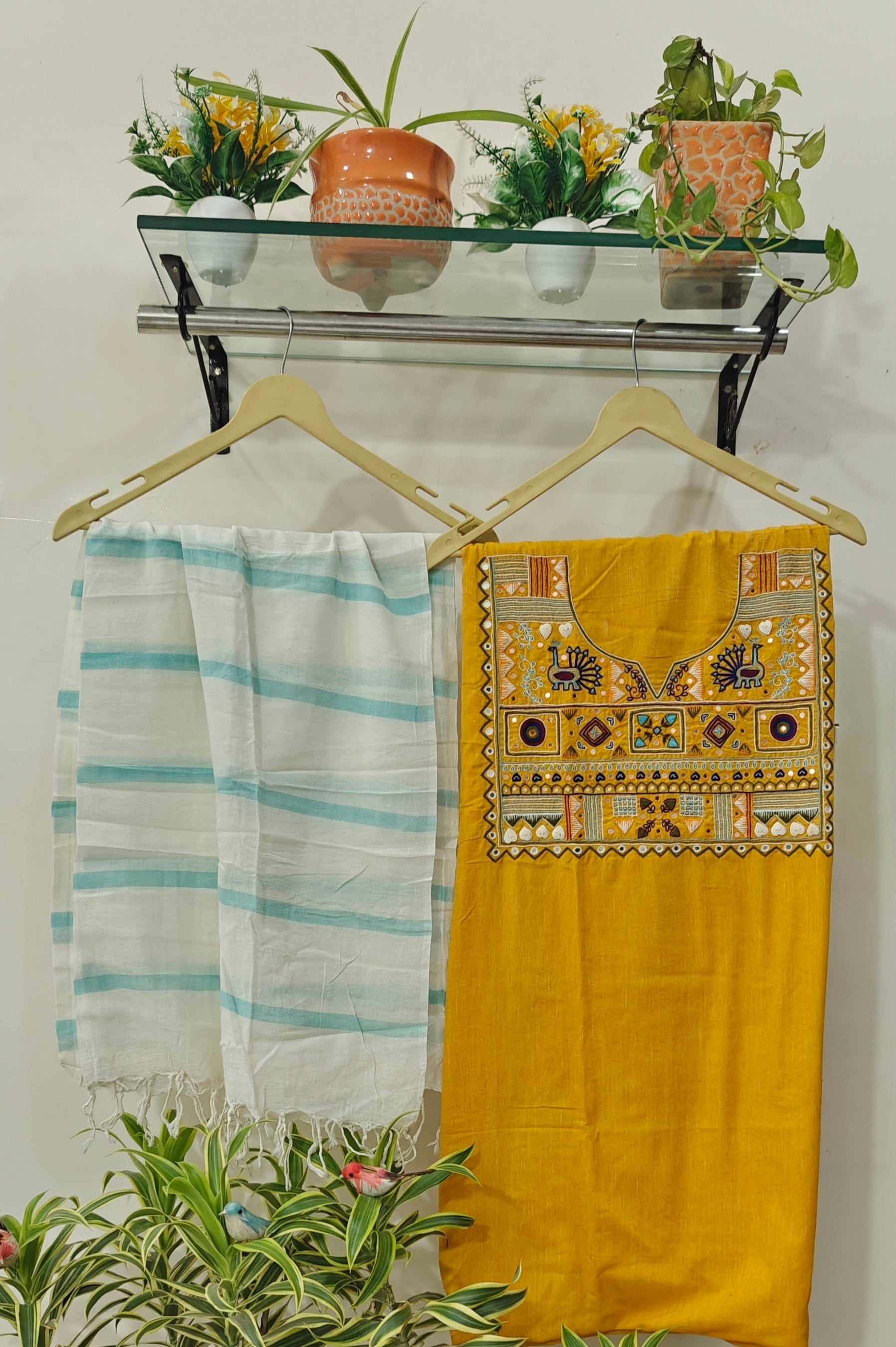 handloom unstitched suit