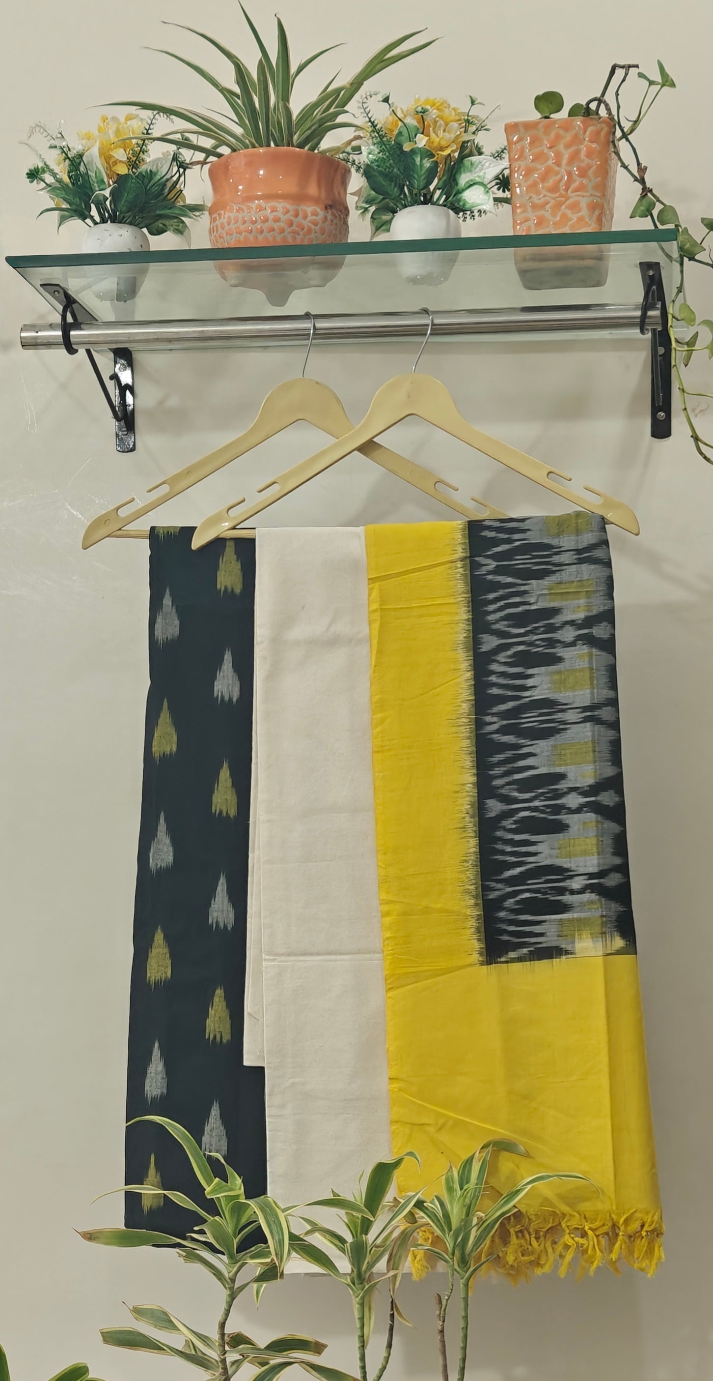 Handloom unstitched suit