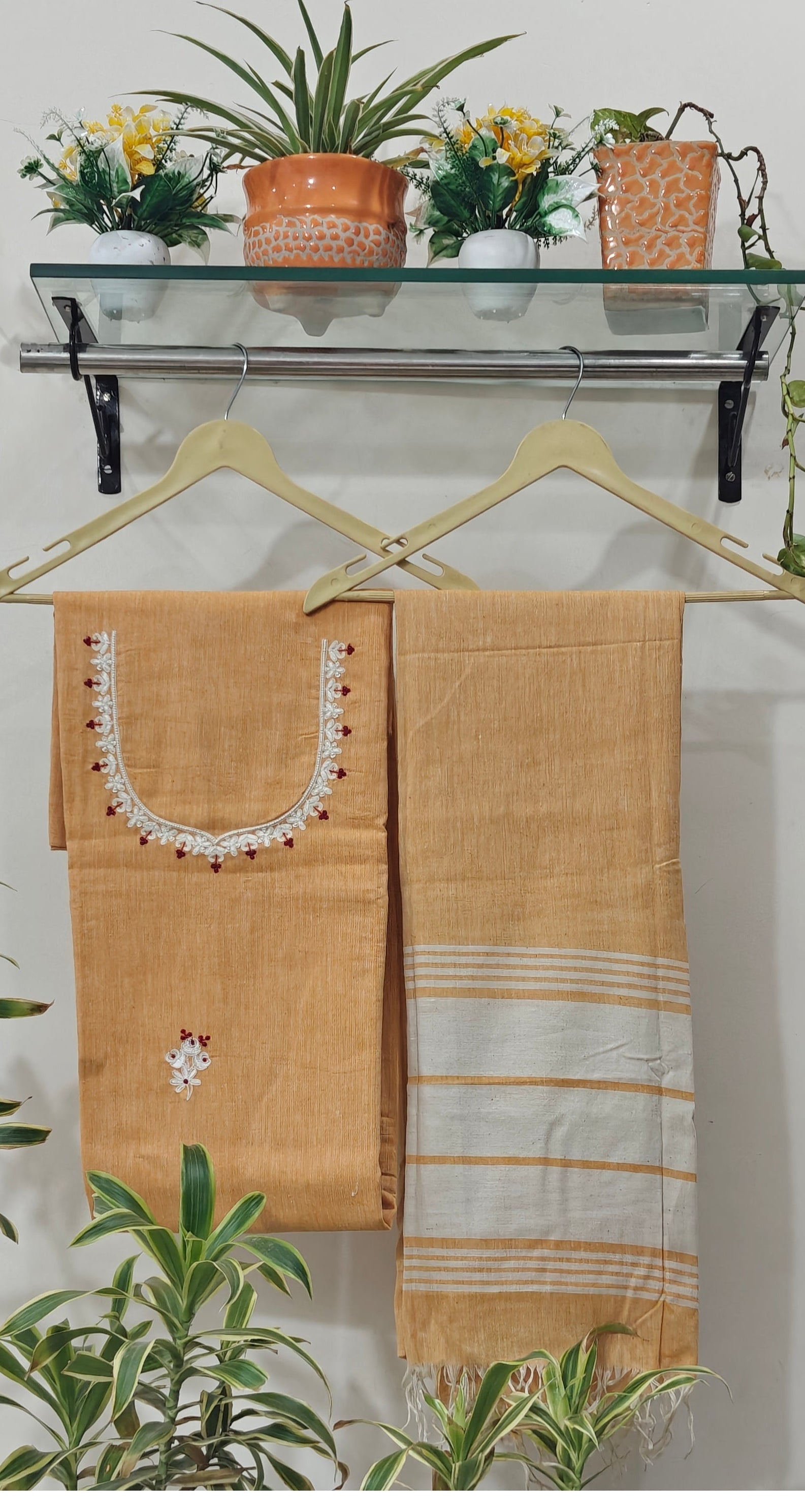 Handloom unstitched suit