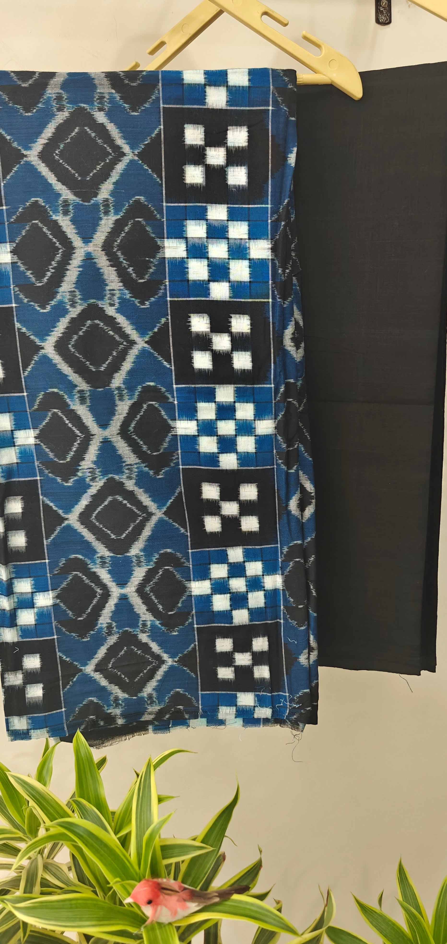 Handloom unstitched suit