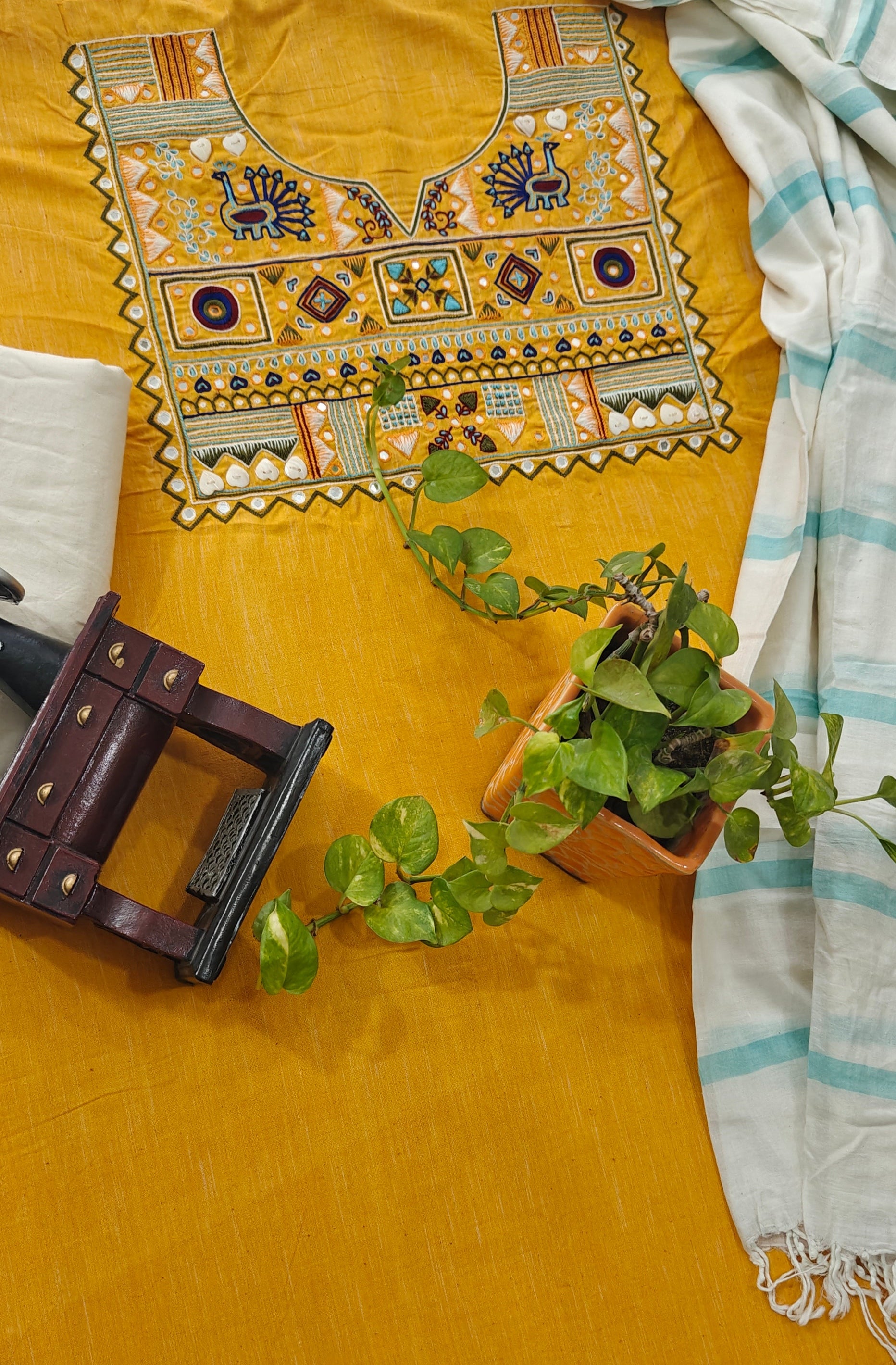 handloom unstitched suit