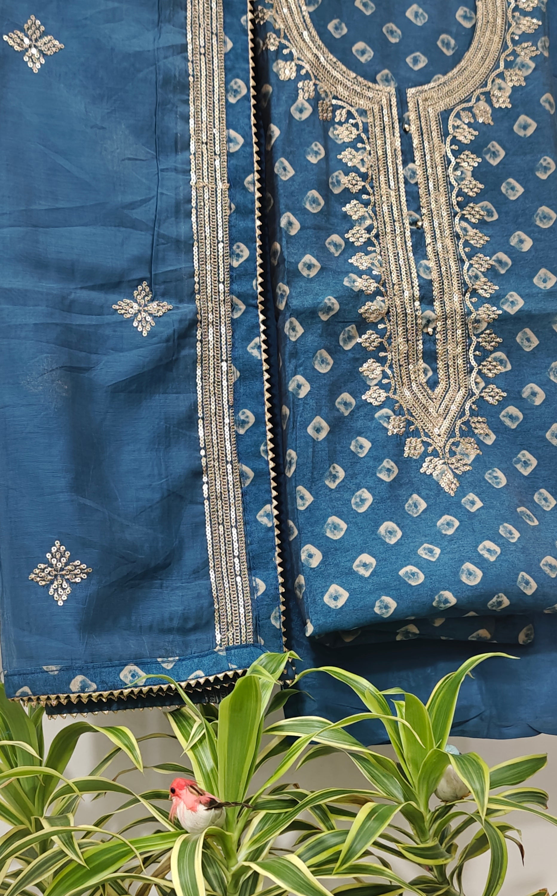 Unstitched suit