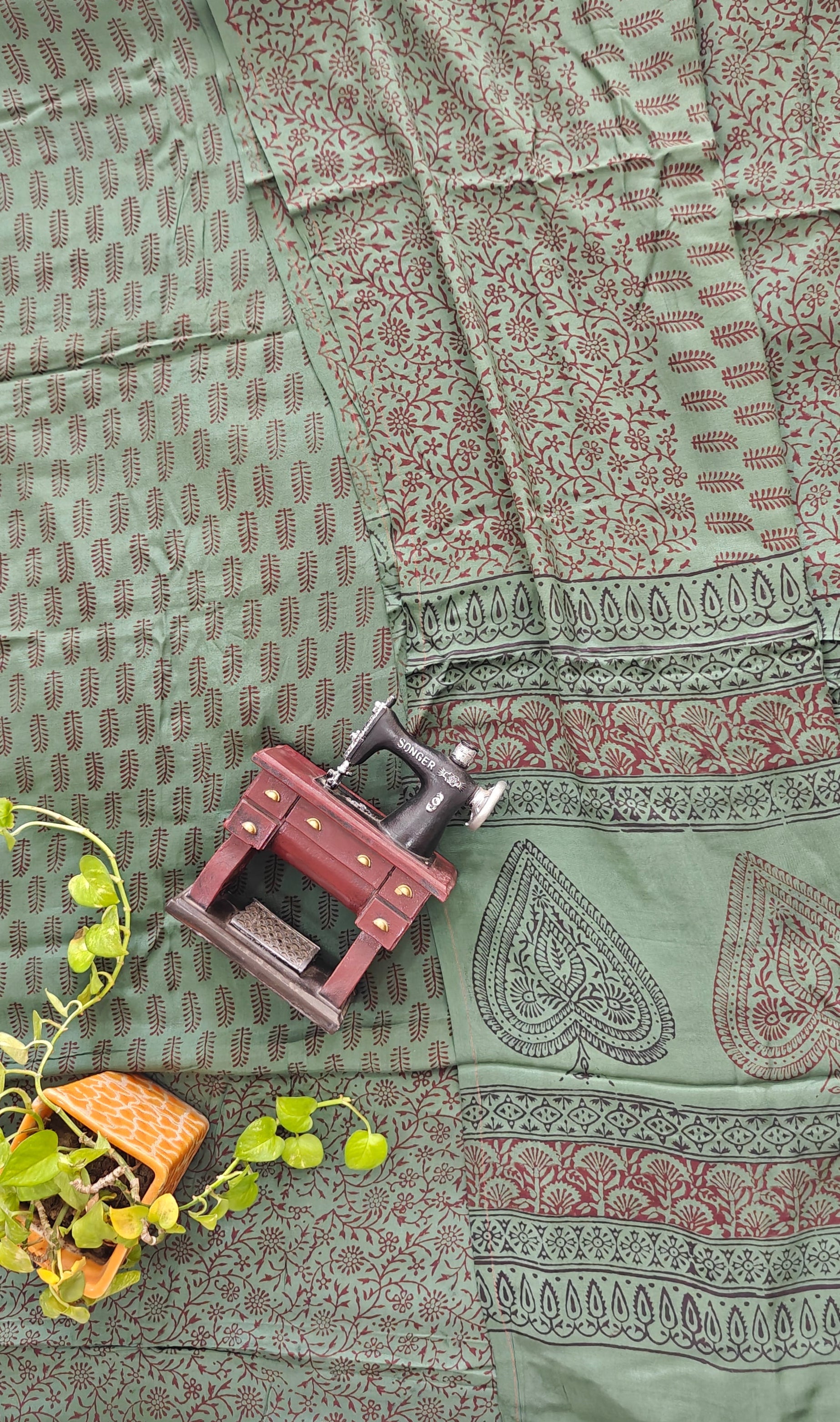 Unstitched suit